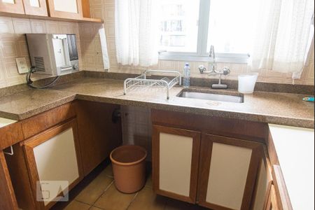 Apartamento para alugar com 170m², 5 quartos e 2 vagas