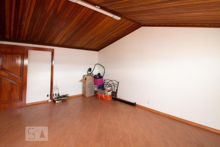 Casa à venda com 359m², 5 quartos e 4 vagasSuíte 2