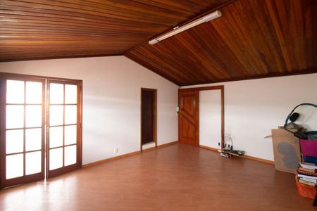 Casa à venda com 359m², 5 quartos e 4 vagasSuíte 2