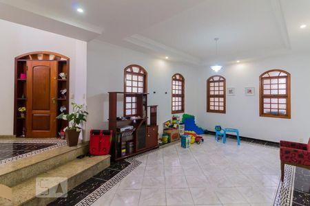 Sala de casa para alugar com 5 quartos, 359m² em Vila Rosalia, Guarulhos