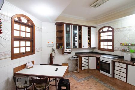 Casa à venda com 359m², 5 quartos e 4 vagasCozinha