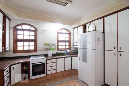 Casa à venda com 359m², 5 quartos e 4 vagasCozinha