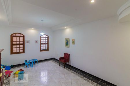 Sala de casa para alugar com 5 quartos, 359m² em Vila Rosalia, Guarulhos