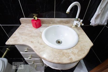 Casa à venda com 359m², 5 quartos e 4 vagasDetalhe Lavabo