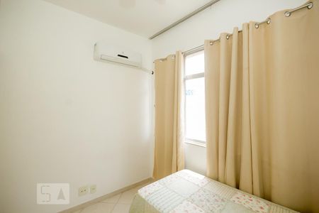 Quarto 1 de apartamento à venda com 3 quartos, 80m² em Copacabana, Rio de Janeiro
