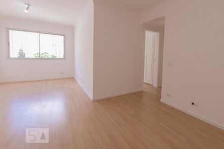 Sala de apartamento para alugar com 3 quartos, 80m² em Moema, São Paulo