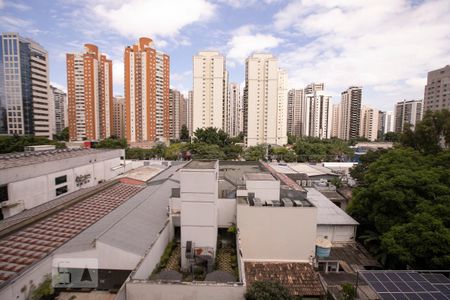 Vista do Quarto 1 de apartamento para alugar com 3 quartos, 80m² em Moema, São Paulo