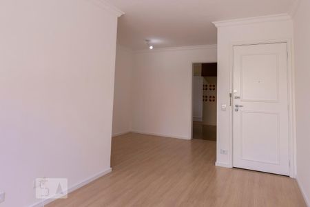 Sala de apartamento para alugar com 3 quartos, 80m² em Moema, São Paulo