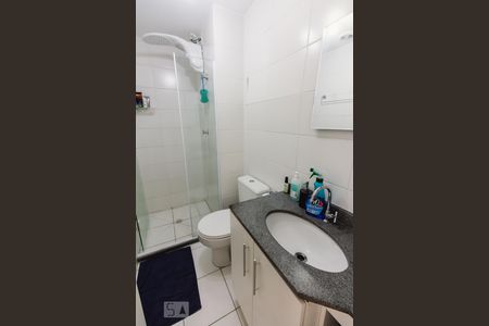 Banheiro de apartamento para alugar com 1 quarto, 31m² em Água Branca, São Paulo