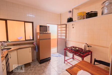 Casa à venda com 110m², 3 quartos e 2 vagas Casa à venda com 110m², 3 quartos e 2 vagasCozinha