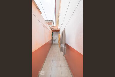 Casa à venda com 110m², 3 quartos e 2 vagas Casa à venda com 110m², 3 quartos e 2 vagasCorredor