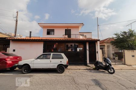 Casa à venda com 110m², 3 quartos e 2 vagas Casa à venda com 110m², 3 quartos e 2 vagasFachada