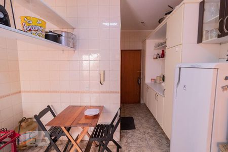 Casa à venda com 110m², 3 quartos e 2 vagas Casa à venda com 110m², 3 quartos e 2 vagasCozinha