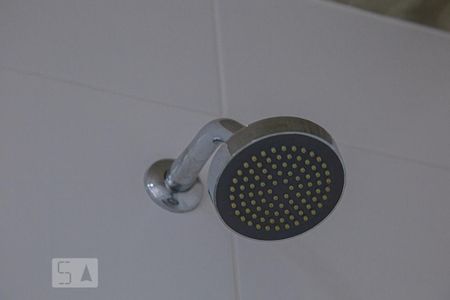 Banheiro de kitnet/studio para alugar com 1 quarto, 20m² em República, São Paulo