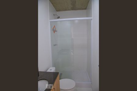 Banheiro de kitnet/studio para alugar com 1 quarto, 20m² em República, São Paulo