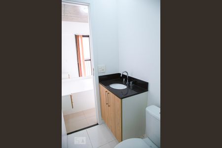 Banheiro de kitnet/studio para alugar com 1 quarto, 20m² em República, São Paulo