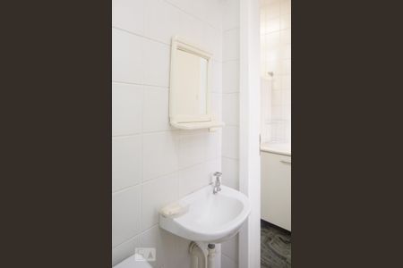 Apartamento para alugar com 82m², 3 quartos e 2 vagasBanheiro de Serviço