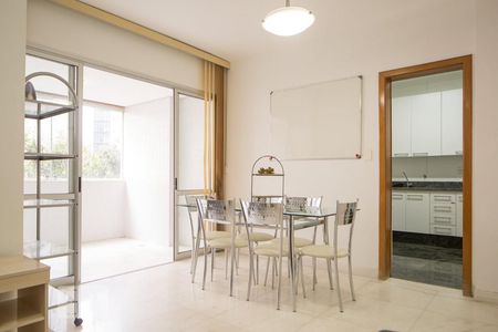 Sala de apartamento para alugar com 3 quartos, 82m² em Savassi, Belo Horizonte