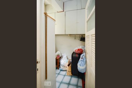 Apartamento à venda com 222m², 4 quartos e 2 vagasQuarto de Serviço 1