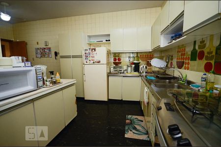 Apartamento à venda com 222m², 4 quartos e 2 vagasCozinha