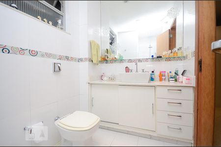 Apartamento à venda com 222m², 4 quartos e 2 vagasBanheiro Social
