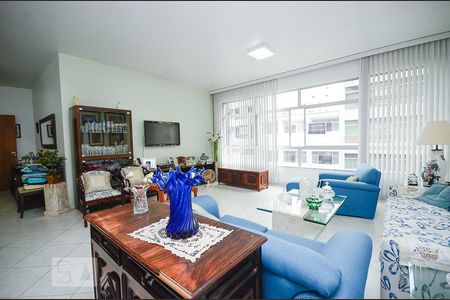 Apartamento à venda com 222m², 4 quartos e 2 vagasSala