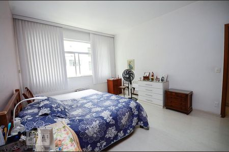 Apartamento à venda com 222m², 4 quartos e 2 vagasSuíte 1