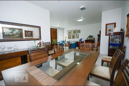 Apartamento à venda com 222m², 4 quartos e 2 vagasSala