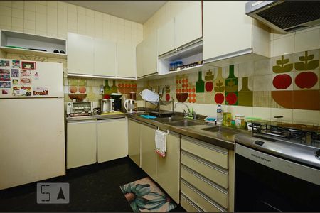 Apartamento à venda com 222m², 4 quartos e 2 vagasCozinha