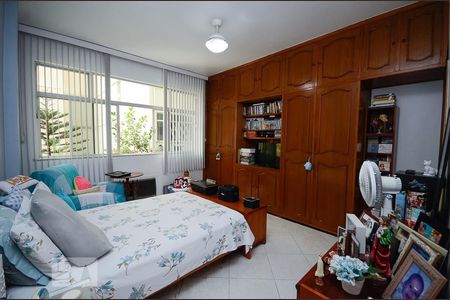 Apartamento à venda com 222m², 4 quartos e 2 vagasSuíte 2