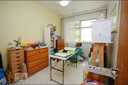 Apartamento à venda com 222m², 4 quartos e 2 vagasQuarto 1