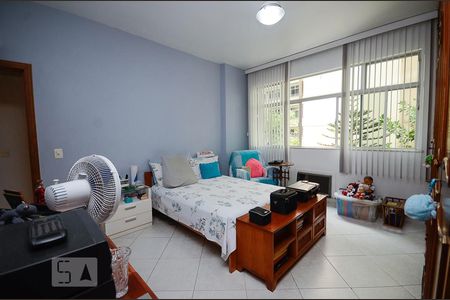 Apartamento à venda com 222m², 4 quartos e 2 vagasSuíte 2