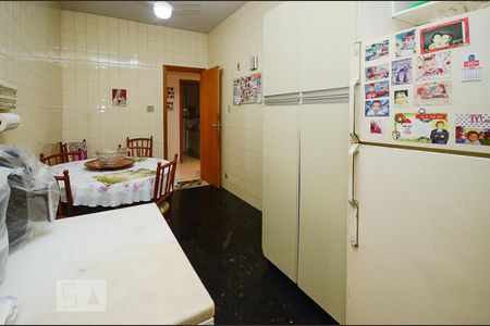 Apartamento à venda com 222m², 4 quartos e 2 vagasCozinha