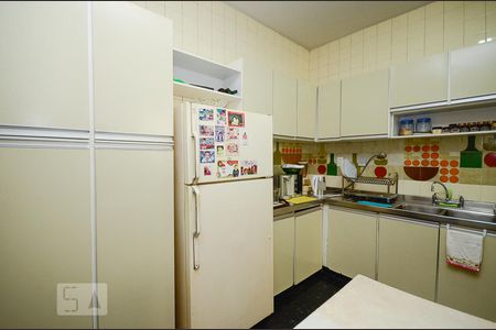 Apartamento à venda com 222m², 4 quartos e 2 vagasCozinha