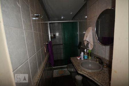 Apartamento à venda com 330m², 4 quartos e 4 vagasBanheiro da Suíte 2