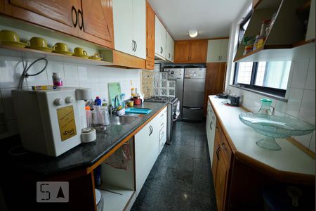 Apartamento à venda com 330m², 4 quartos e 4 vagasCozinha