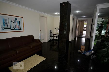 Apartamento à venda com 330m², 4 quartos e 4 vagasHall