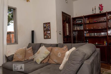 Casa à venda com 150m², 4 quartos e 4 vagasSala