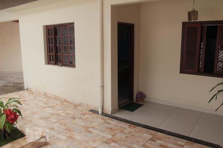 Casa à venda com 289m², 2 quartos e 5 vagasEntrada