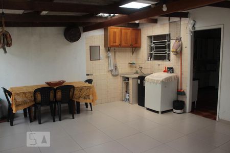 Casa à venda com 289m², 2 quartos e 5 vagasÁrea de Serviço