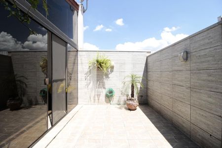 Sala-Vista de casa de condomínio à venda com 2 quartos, 100m² em Olaria, Canoas