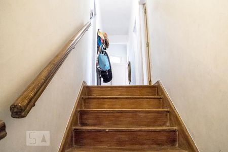 Apartamento à venda com 180m², 4 quartos e 1 vagaEscada para o  piso superior