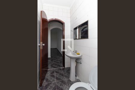 Casa para alugar com 300m², 2 quartos e 2 vagas Casa para alugar com 300m², 2 quartos e 2 vagasBanheiro