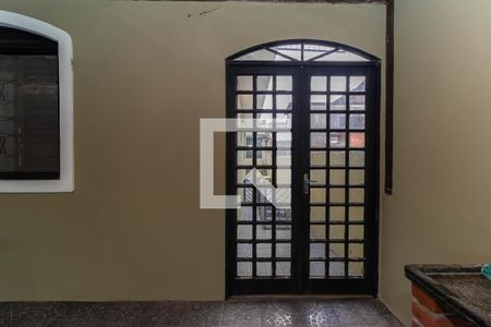 Casa para alugar com 300m², 2 quartos e 2 vagas Casa para alugar com 300m², 2 quartos e 2 vagasPorta de acesso ao Espaço Gourmet