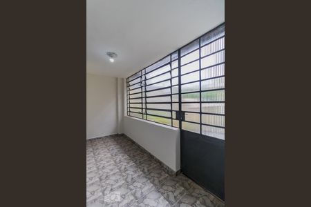 Entrada de casa para alugar com 2 quartos, 300m² em Cidade Antônio Estêvão de Carvalho, São Paulo