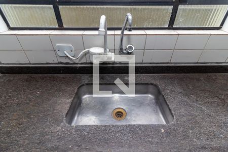 Casa para alugar com 300m², 2 quartos e 2 vagas Casa para alugar com 300m², 2 quartos e 2 vagasCozinha - Torneira