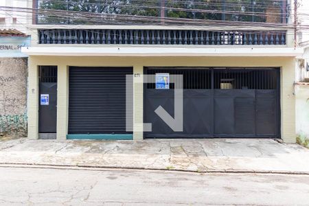 Casa para alugar com 300m², 2 quartos e 2 vagas Casa para alugar com 300m², 2 quartos e 2 vagasFachada