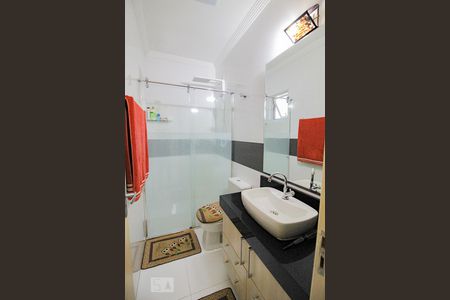 Casa à venda com 600m², 4 quartos e 5 vagas Casa à venda com 600m², 4 quartos e 5 vagassuite Quarto 1