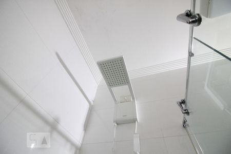 Casa à venda com 600m², 4 quartos e 5 vagas Casa à venda com 600m², 4 quartos e 5 vagassuite Quarto 1