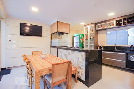 Casa à venda com 600m², 4 quartos e 5 vagas Casa à venda com 600m², 4 quartos e 5 vagasEspaço Gourmet